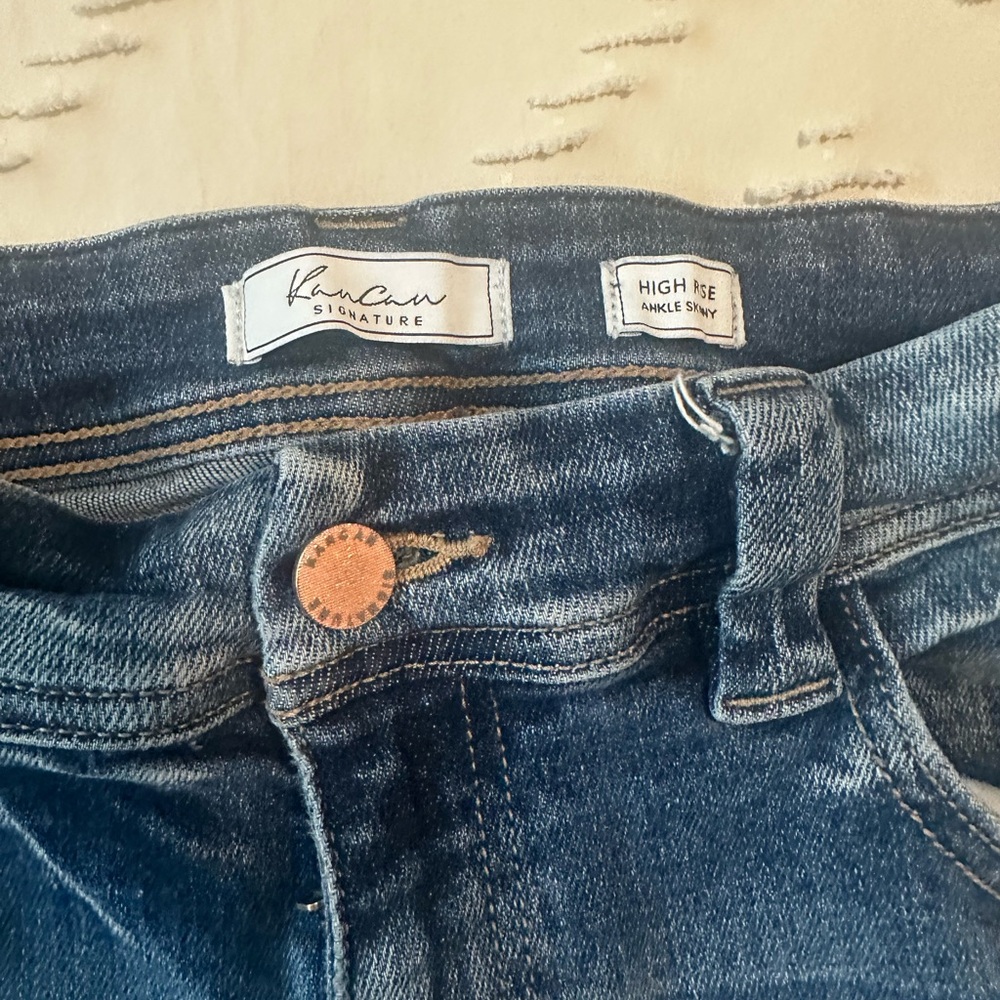 Distressed Blue Jeans - Picture 3 of 8